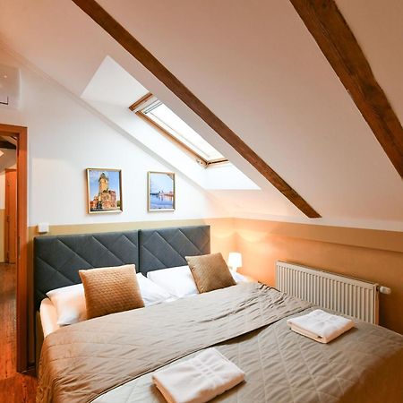 Amazing Charles Bridge Apartment براغ المظهر الخارجي الصورة