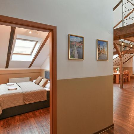 Amazing Charles Bridge Apartment براغ المظهر الخارجي الصورة