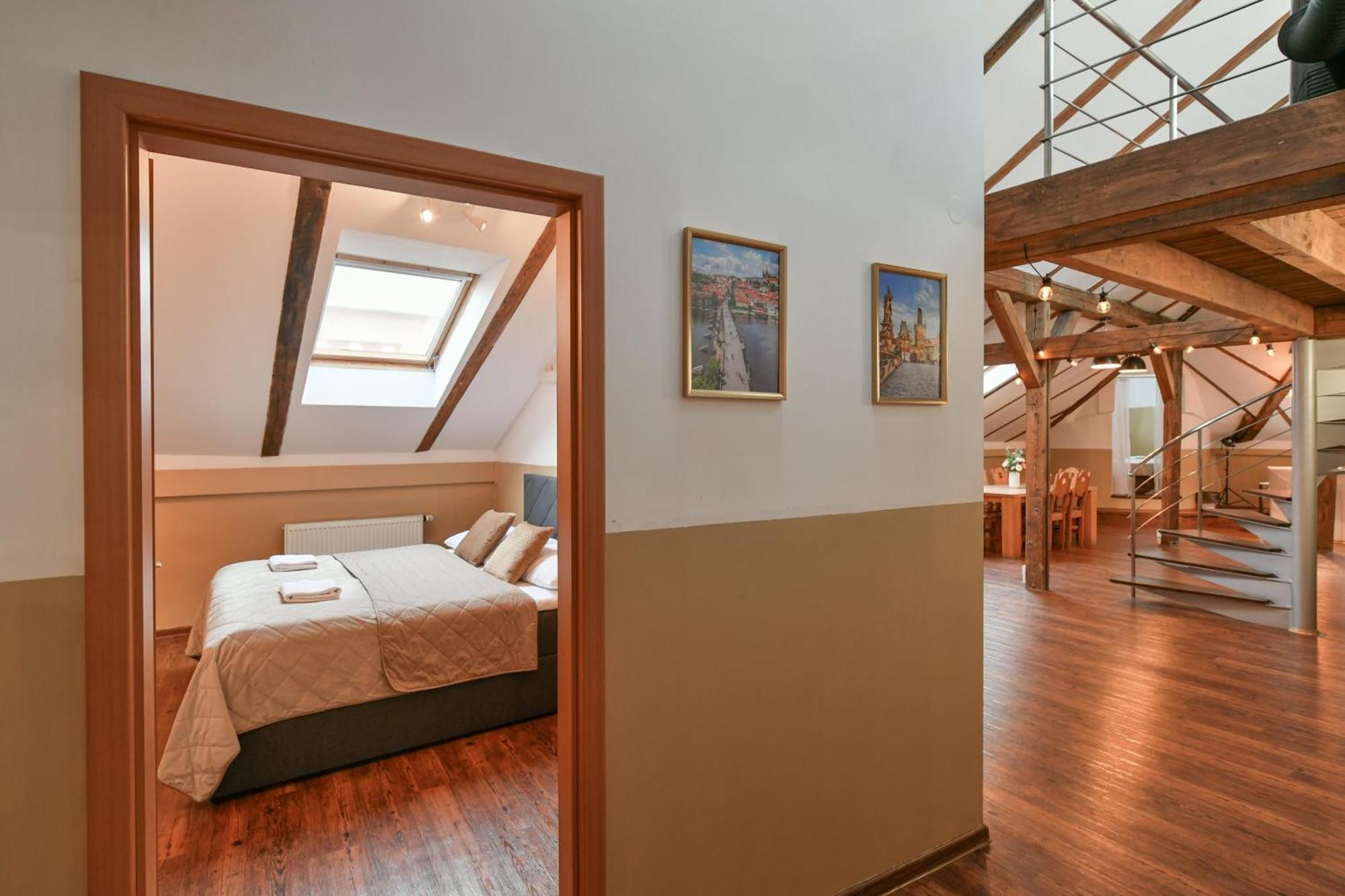 Amazing Charles Bridge Apartment براغ المظهر الخارجي الصورة