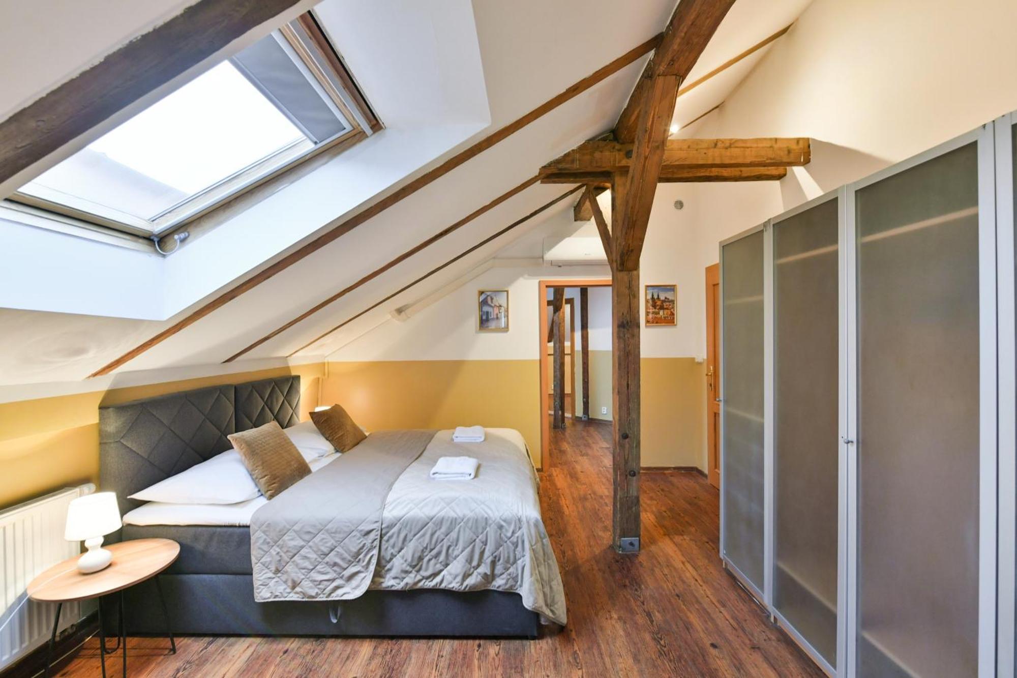 Amazing Charles Bridge Apartment براغ المظهر الخارجي الصورة