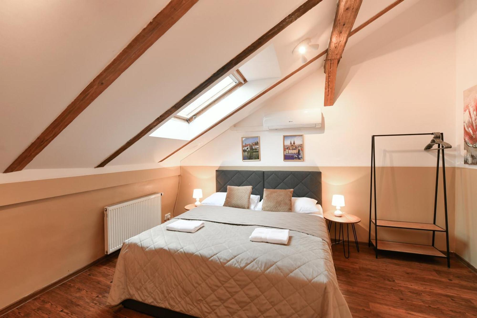 Amazing Charles Bridge Apartment براغ المظهر الخارجي الصورة