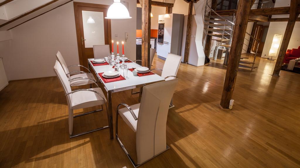 Amazing Charles Bridge Apartment براغ الغرفة الصورة