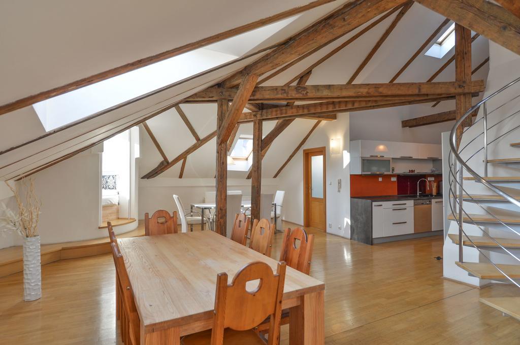 Amazing Charles Bridge Apartment براغ المظهر الخارجي الصورة
