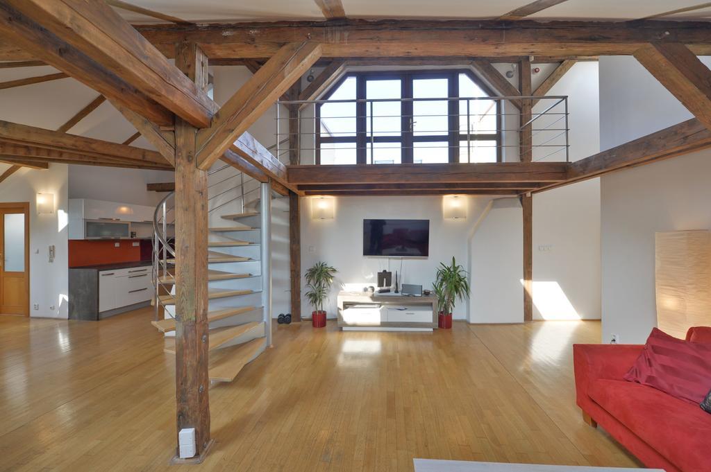 Amazing Charles Bridge Apartment براغ المظهر الخارجي الصورة