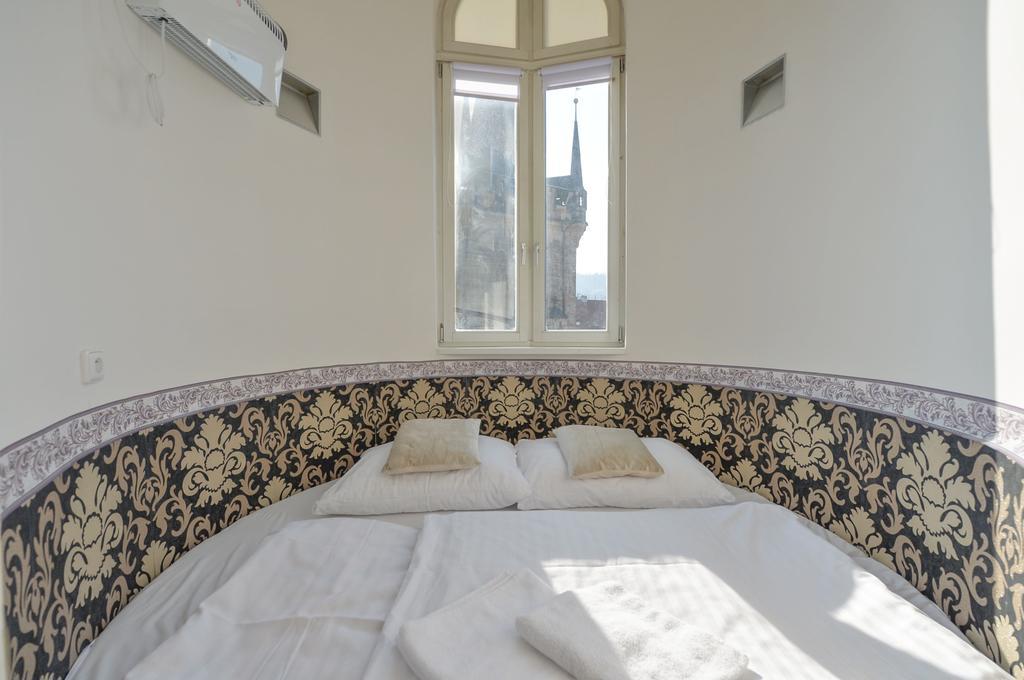 Amazing Charles Bridge Apartment براغ المظهر الخارجي الصورة